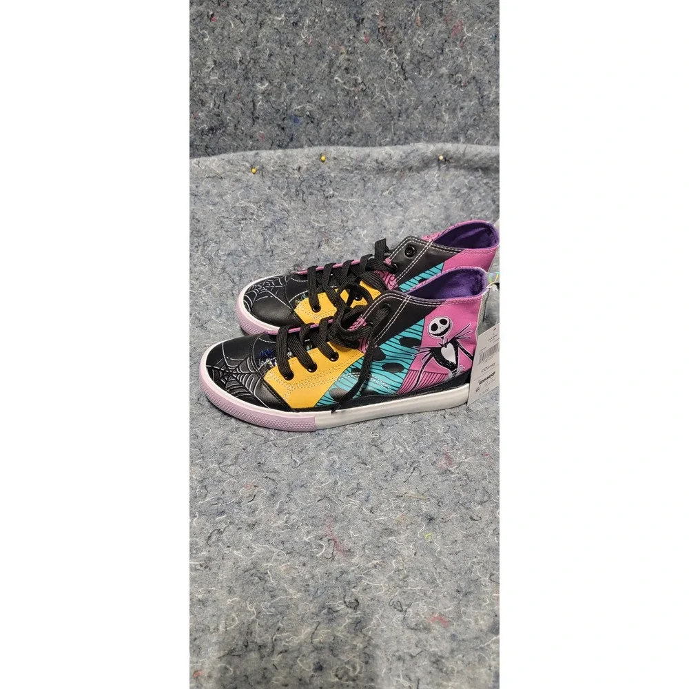 Ground Up Tim Burton's The Nightmare Before Christmas‎ Tennis Shoes Size 8